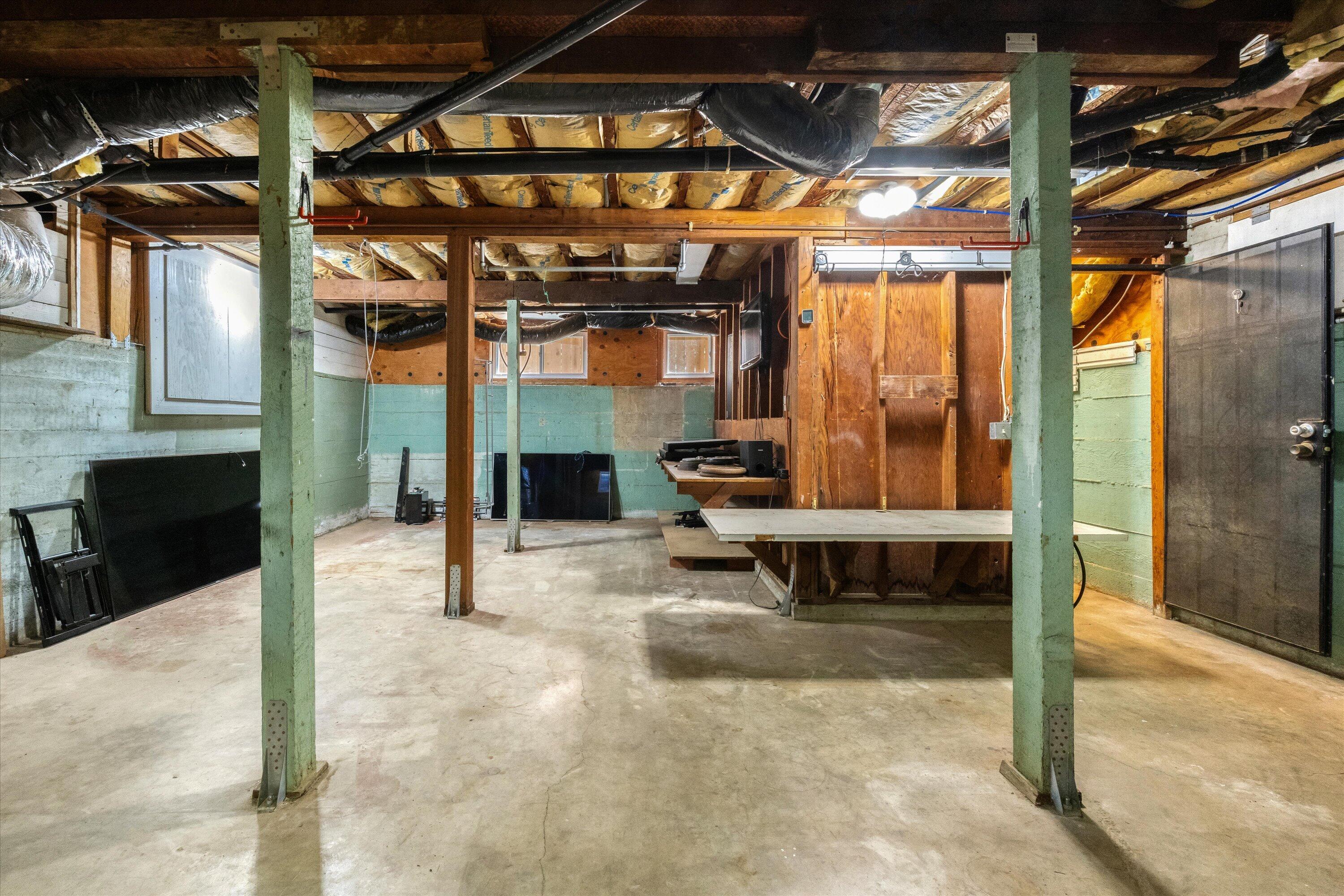 315 W Victoria Street