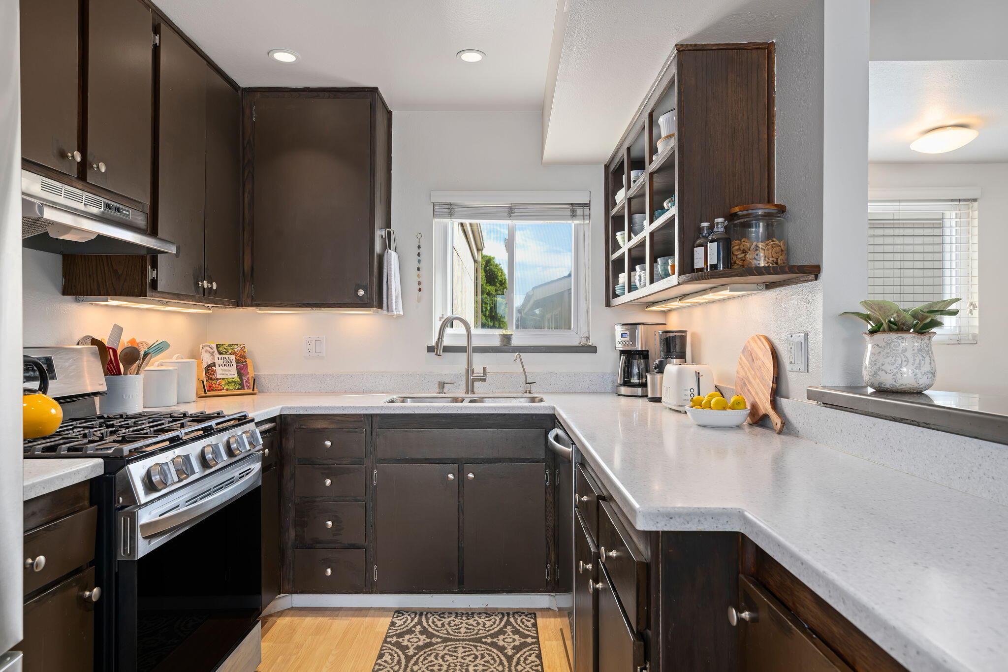 1280 Seacliff Court Unit 2