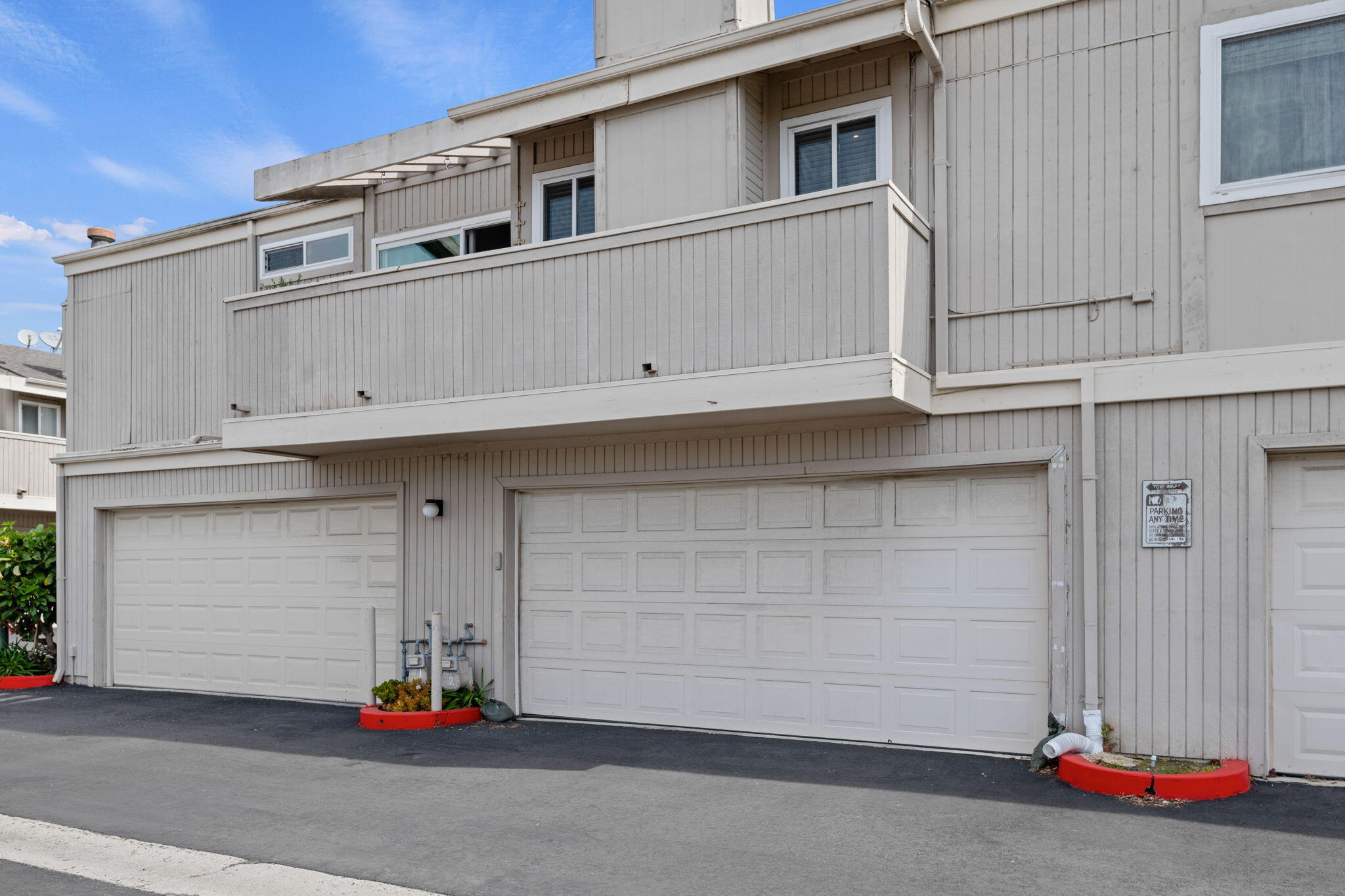 1280 Seacliff Court Unit 2