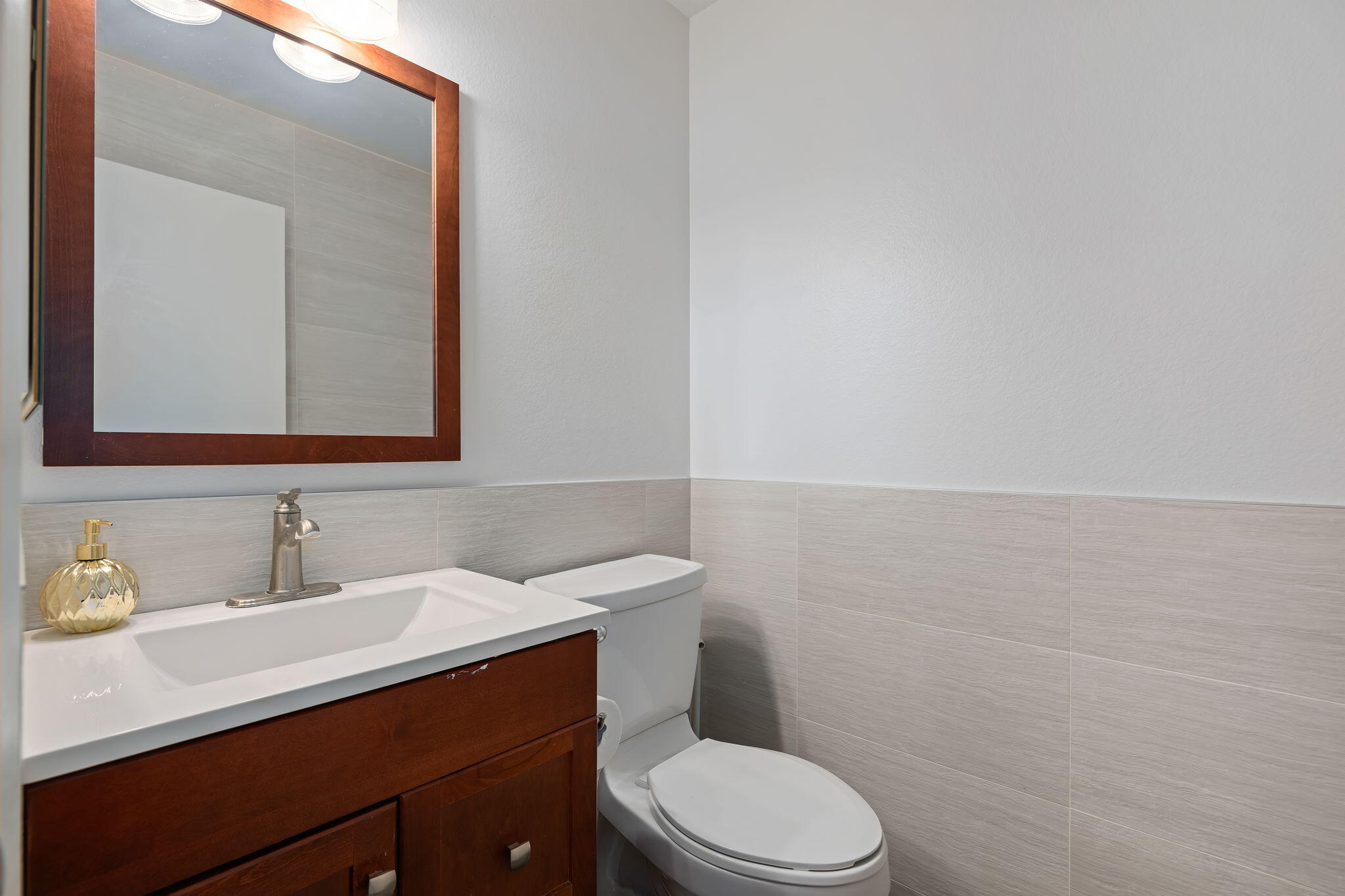 1280 Seacliff Court Unit 2