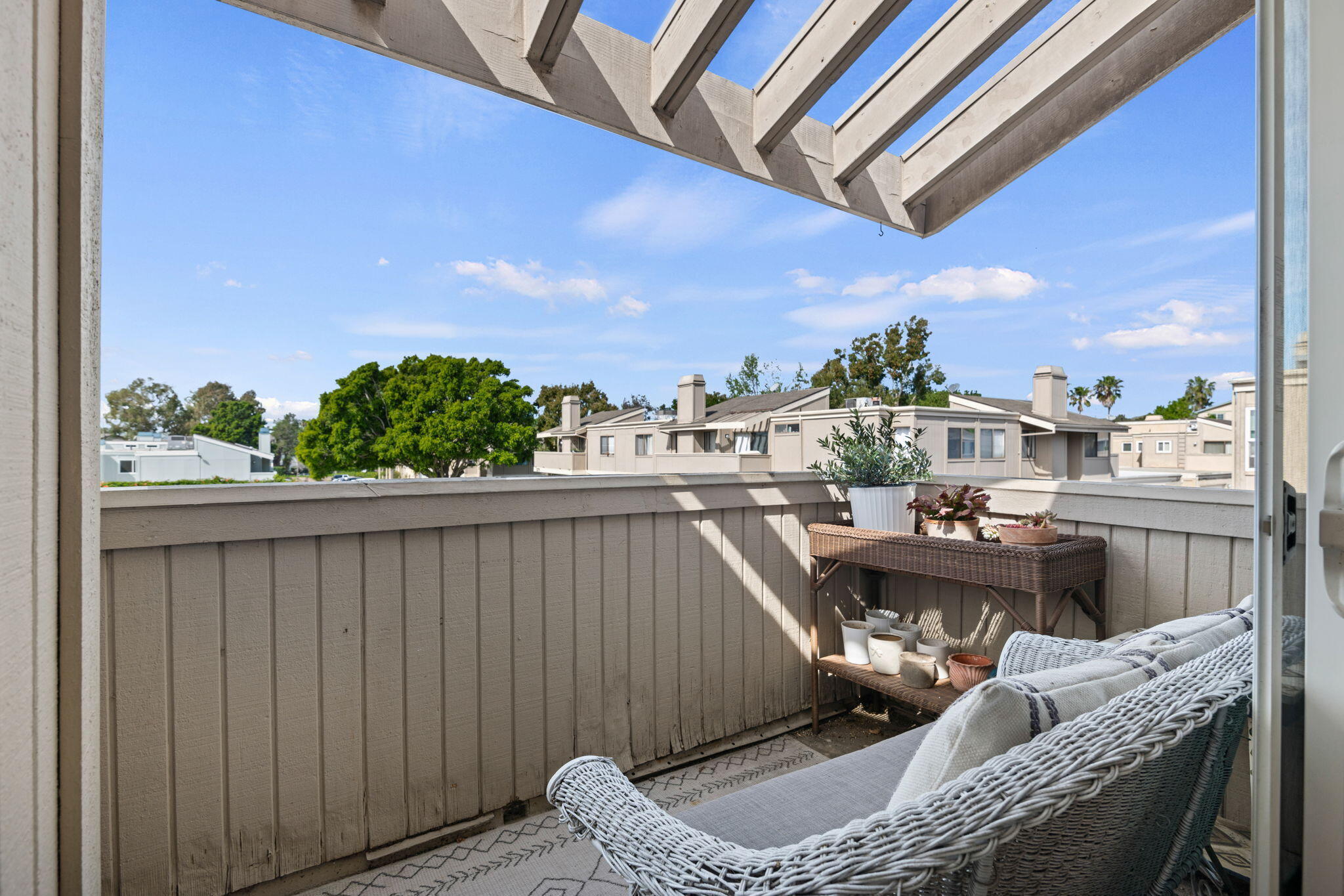 1280 Seacliff Court Unit 2