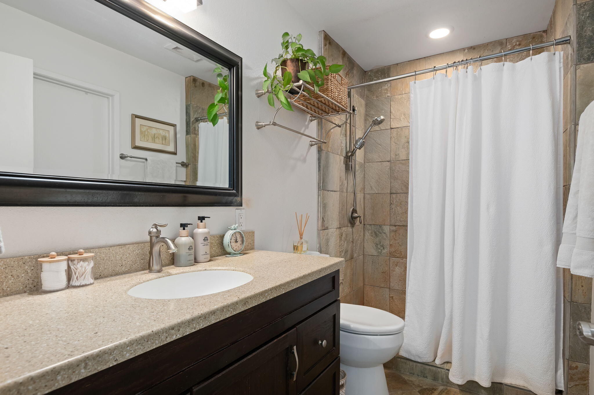 1280 Seacliff Court Unit 2