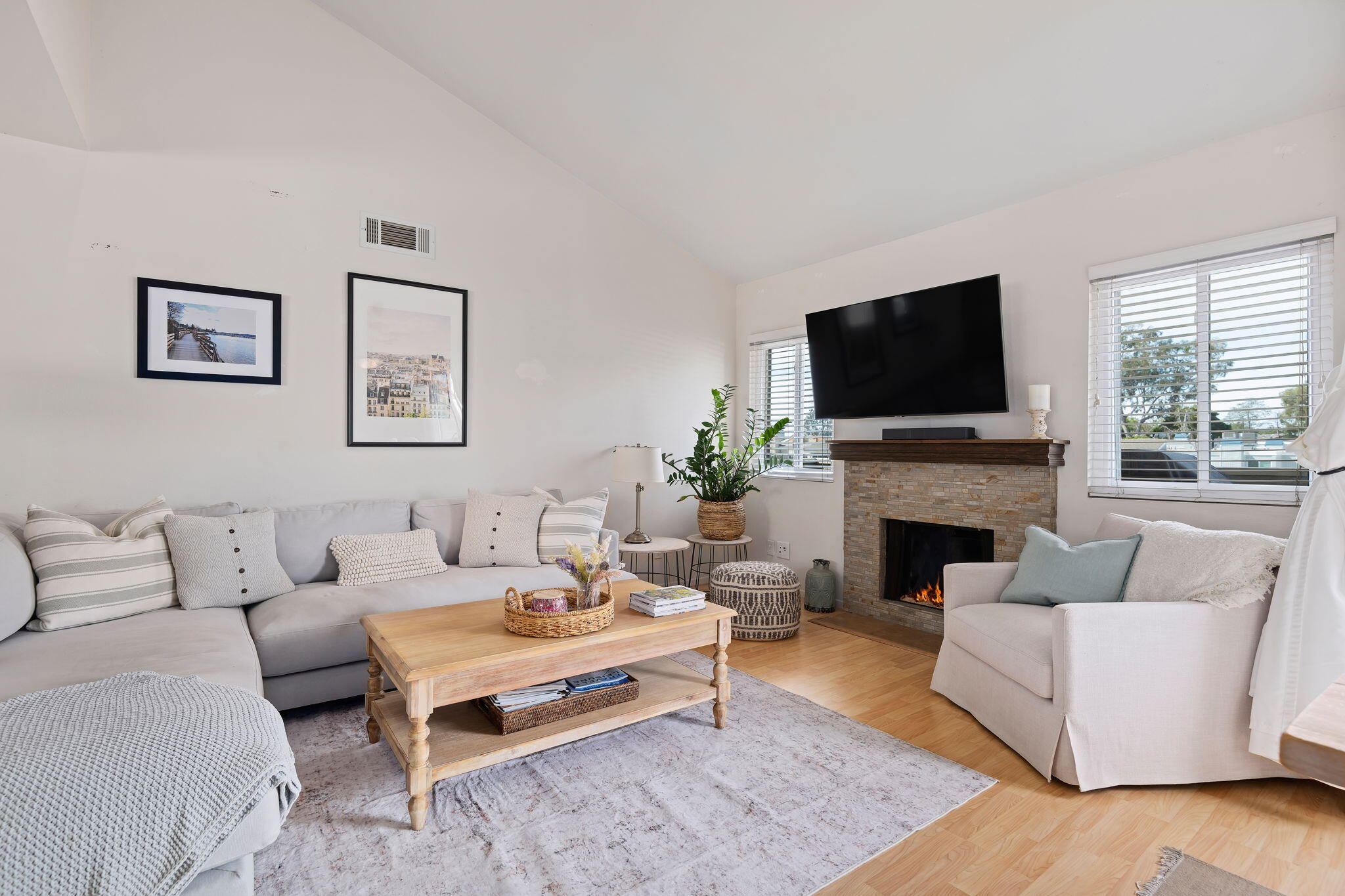 1280 Seacliff Court Unit 2