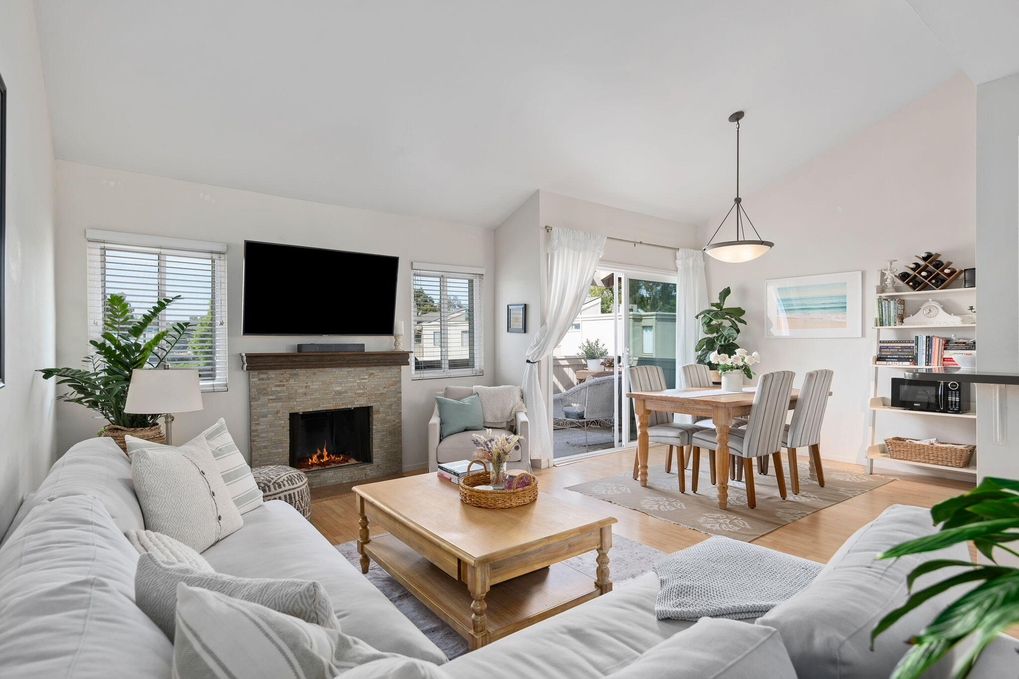 1280 Seacliff Court Unit 2