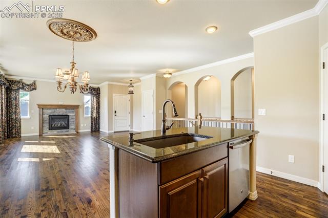 13274 Cake Bread Heights