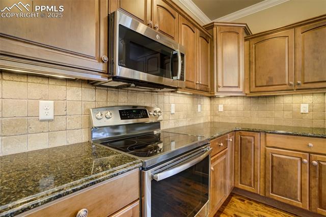 13274 Cake Bread Heights