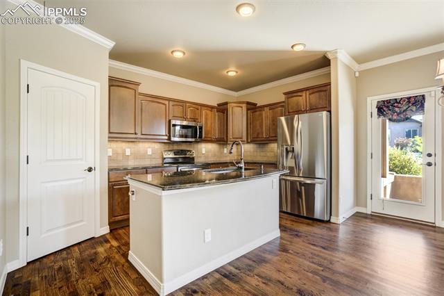 13274 Cake Bread Heights