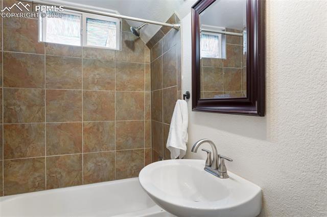 3238 E La Salle Street