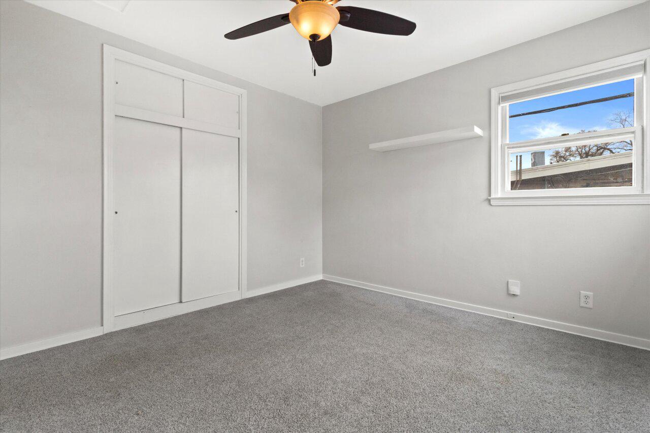 1421 North Hawley ROAD