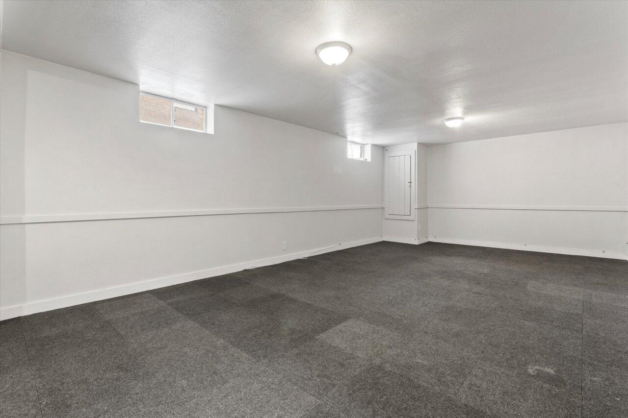 1421 North Hawley ROAD