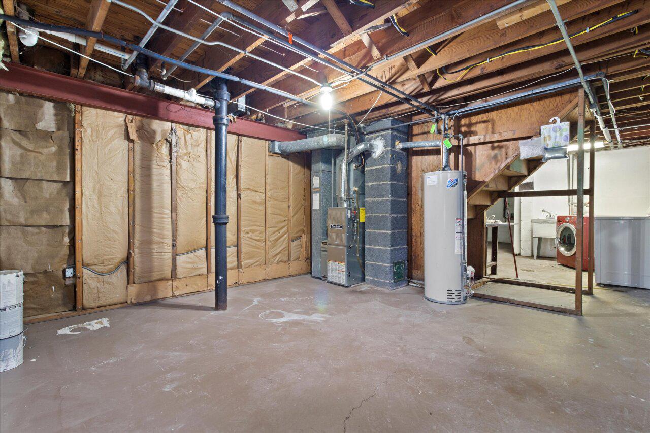 1421 North Hawley ROAD