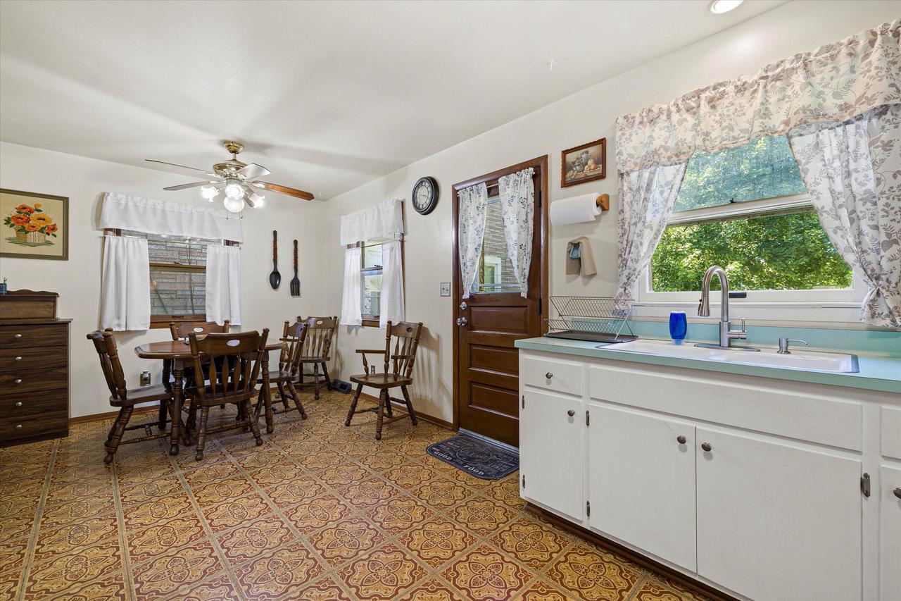 3804 East Edgerton AVENUE