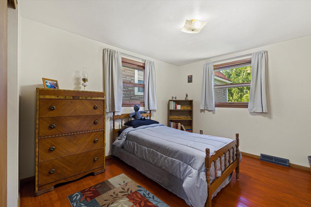 3804 East Edgerton AVENUE