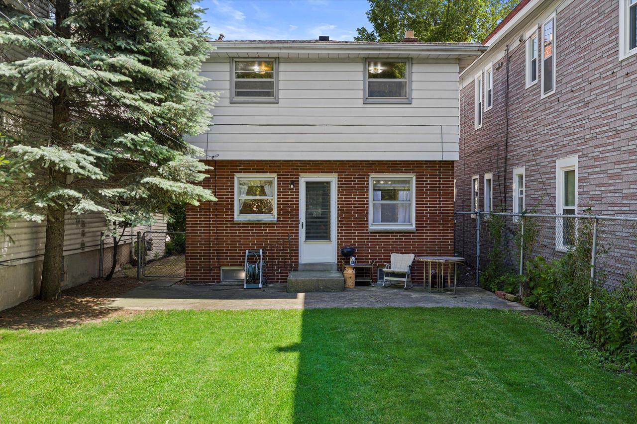 3804 East Edgerton AVENUE