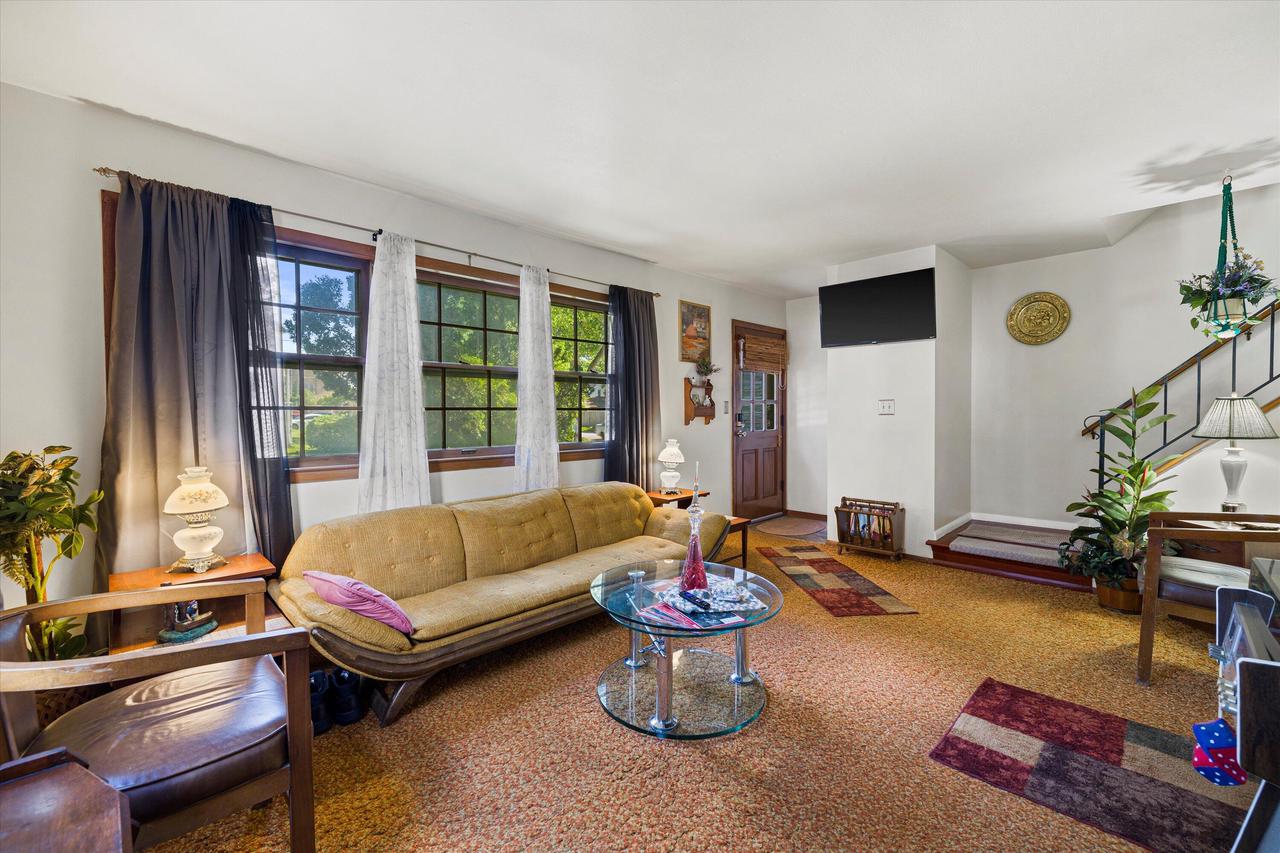 3804 East Edgerton AVENUE