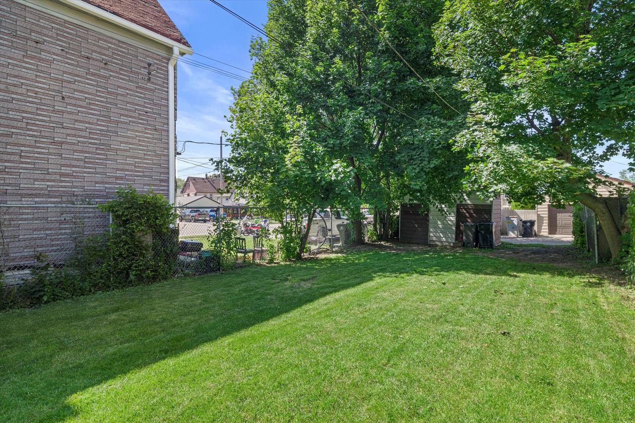 3804 East Edgerton AVENUE