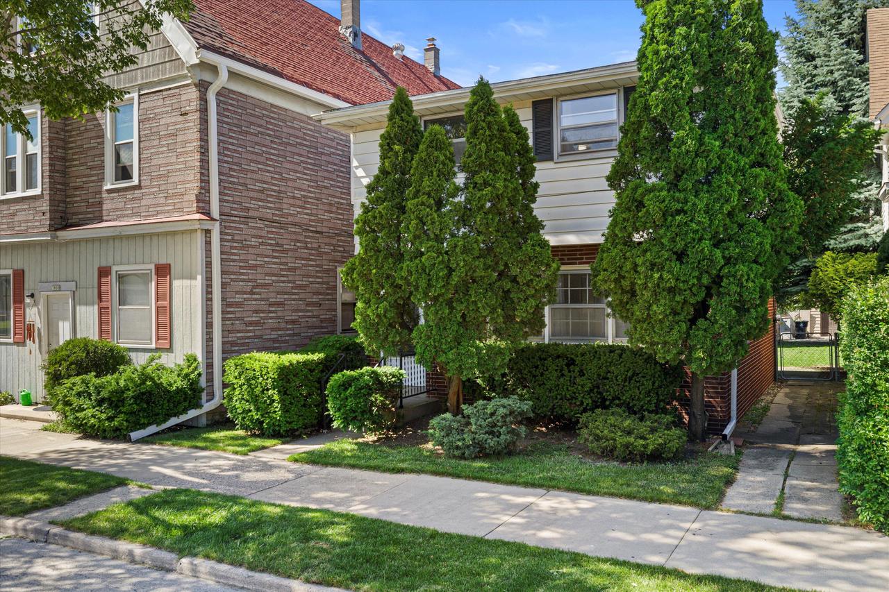 3804 East Edgerton AVENUE