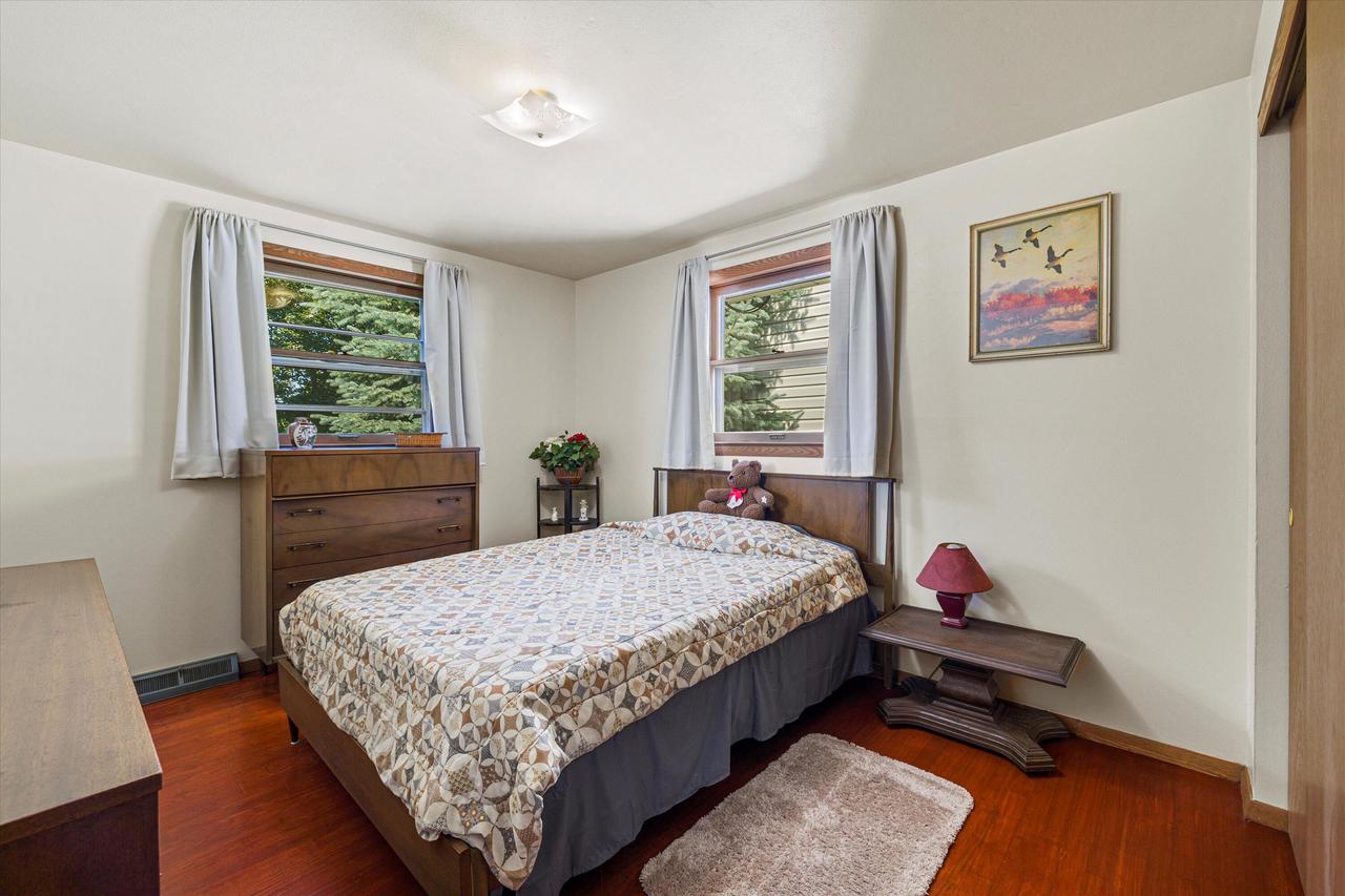 3804 East Edgerton AVENUE