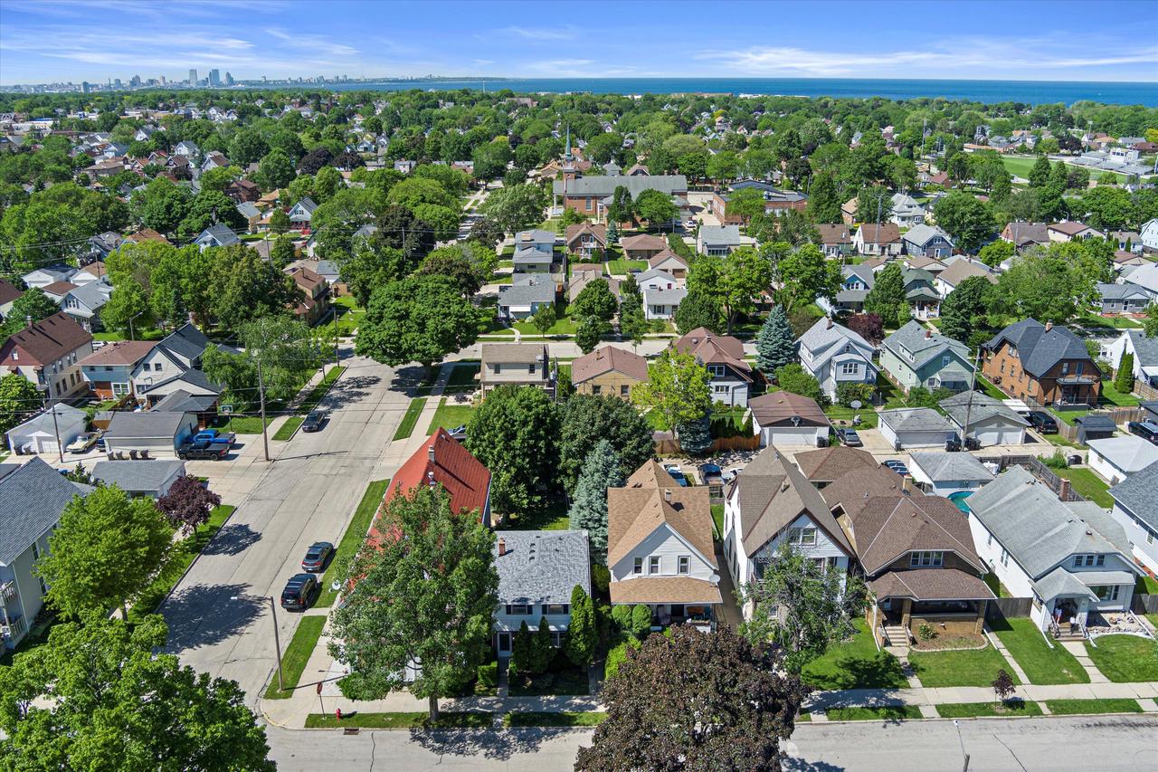 3804 East Edgerton AVENUE