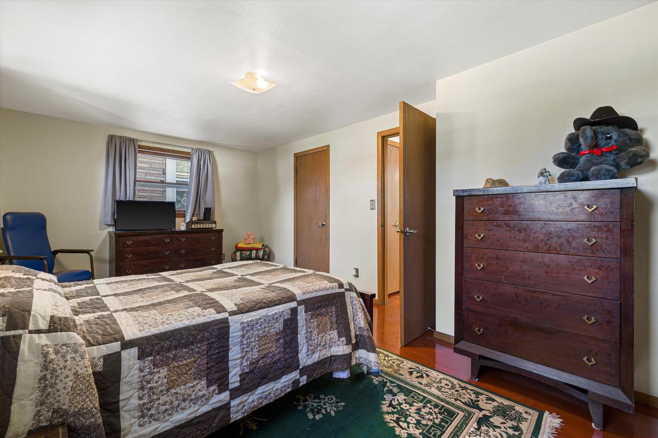 3804 East Edgerton AVENUE