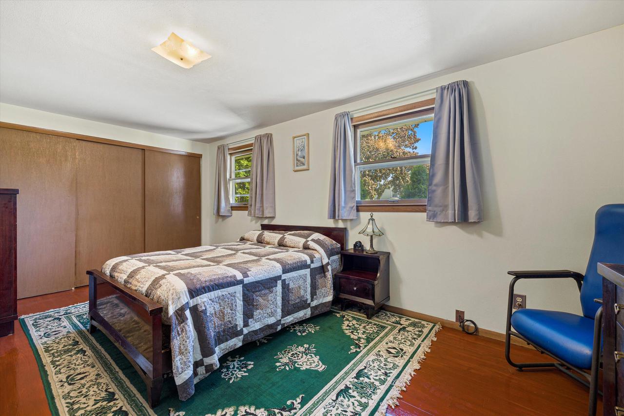 3804 East Edgerton AVENUE