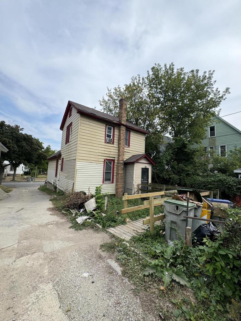 3213 North 1st STREET