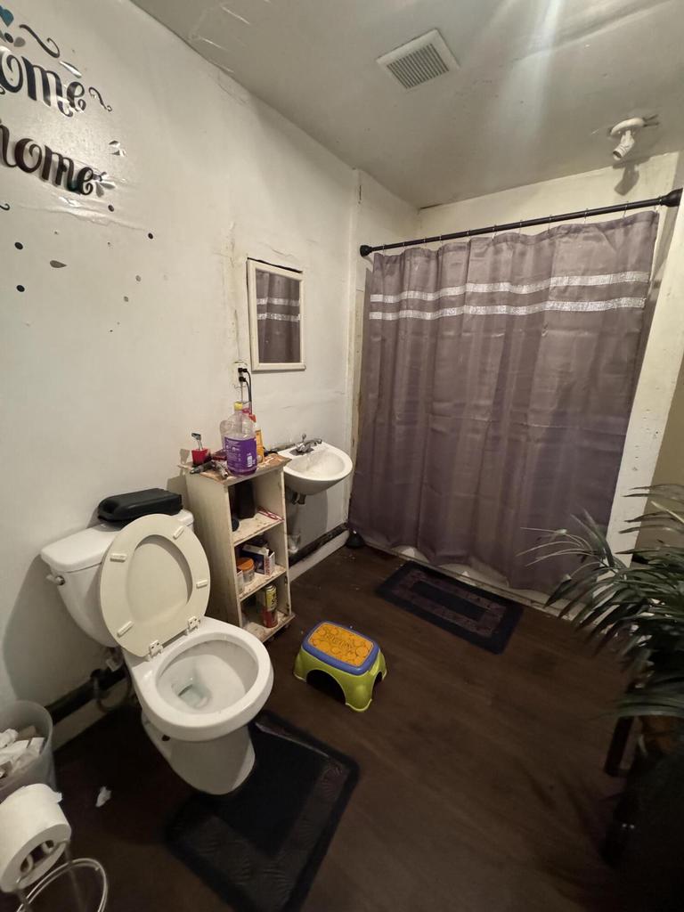 3213 North 1st STREET