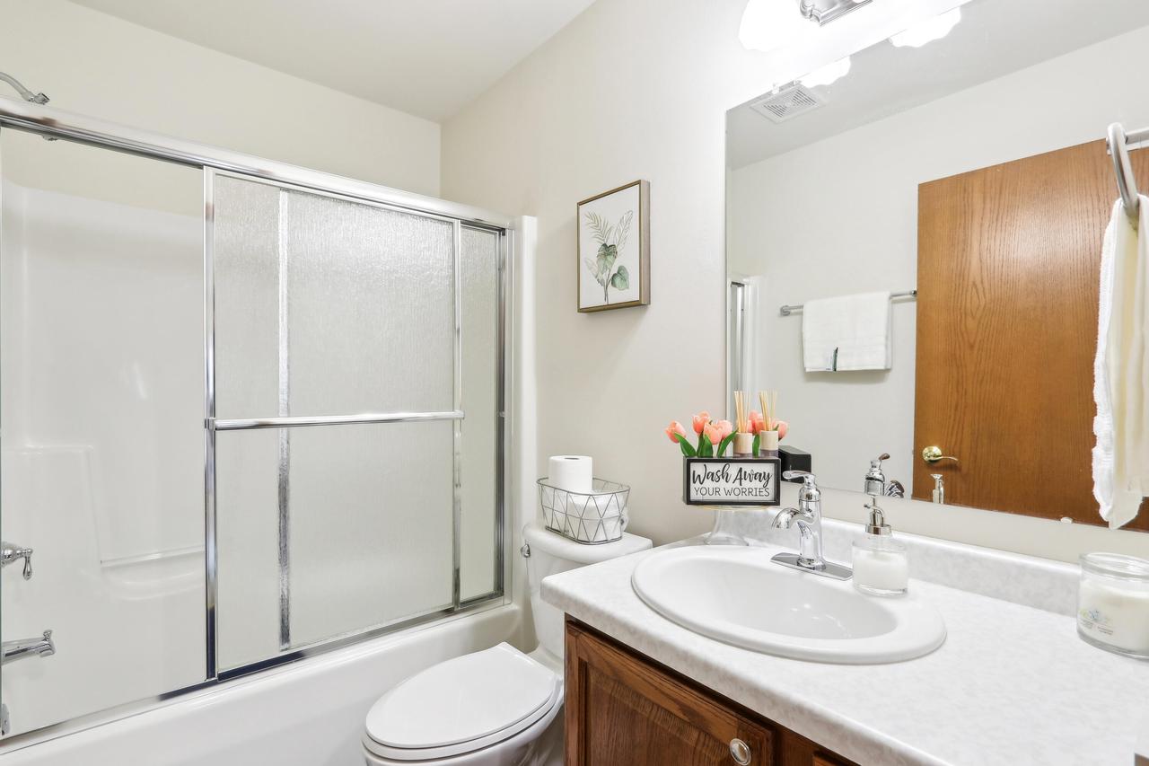 4102 West Forest Hill AVENUE