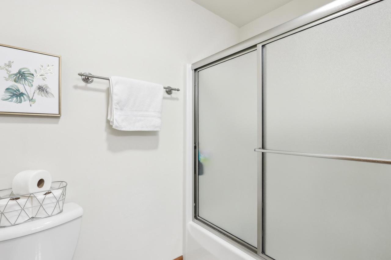 4102 West Forest Hill AVENUE