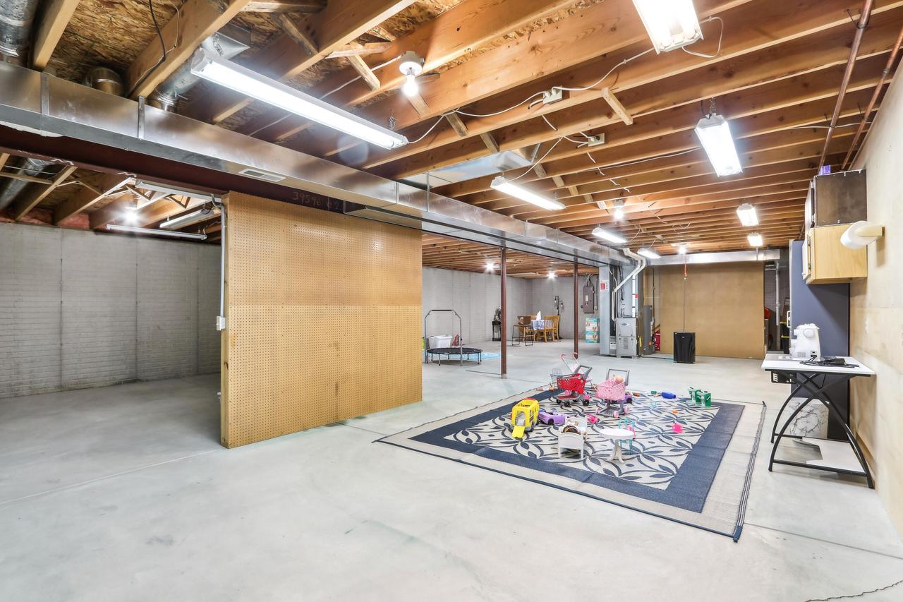 4102 West Forest Hill AVENUE