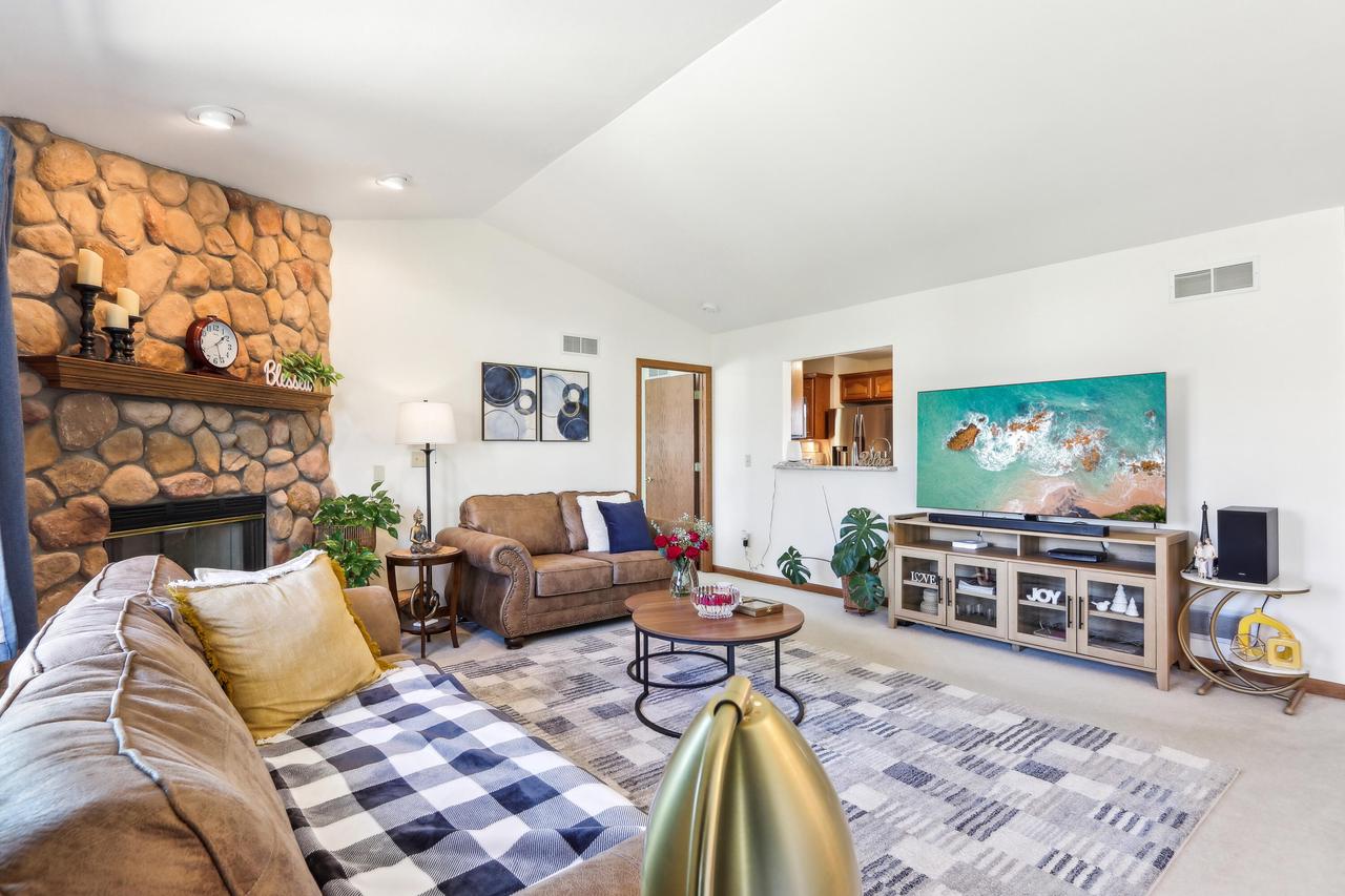 4102 West Forest Hill AVENUE