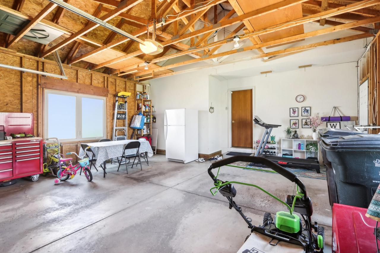 4102 West Forest Hill AVENUE