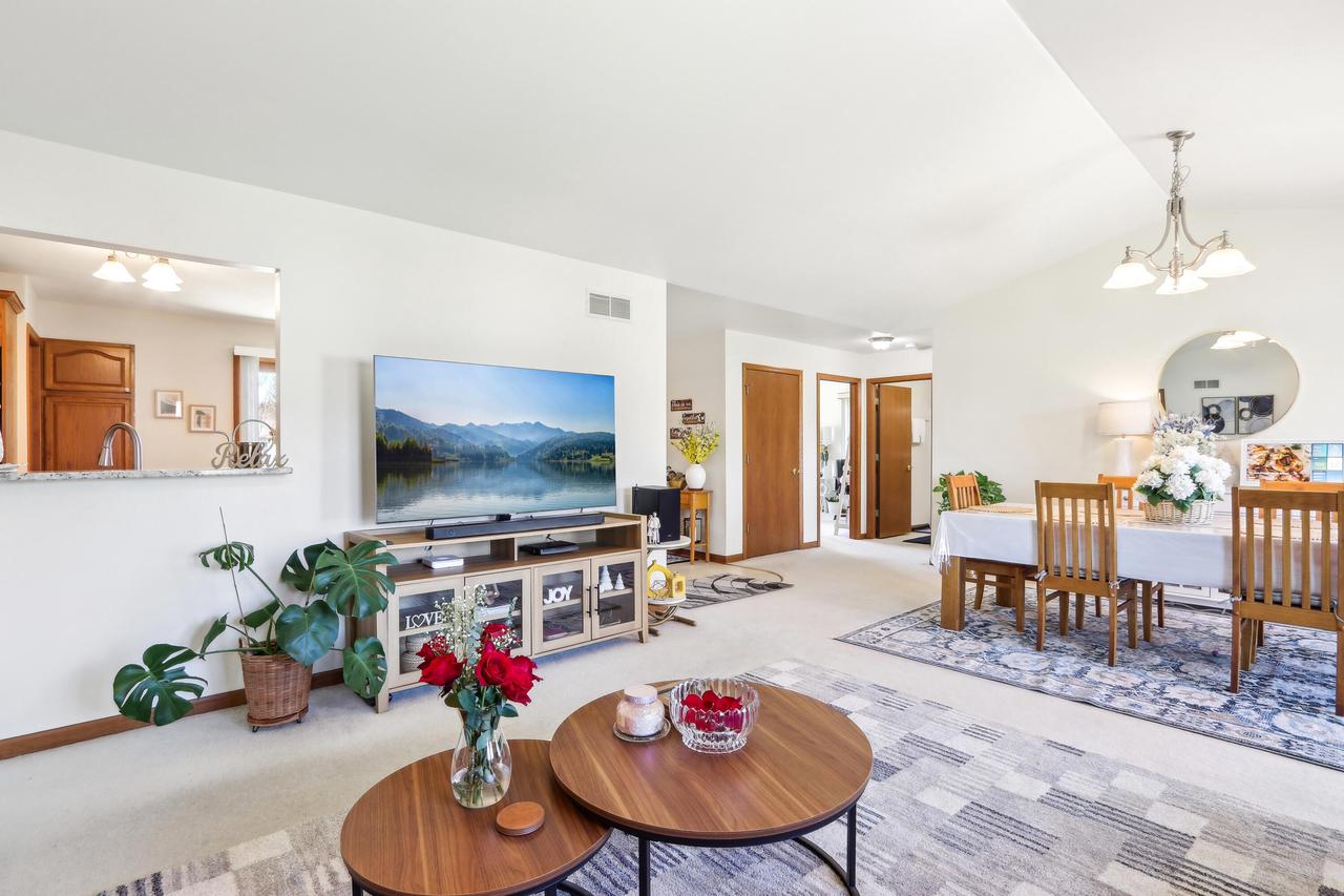 4102 West Forest Hill AVENUE