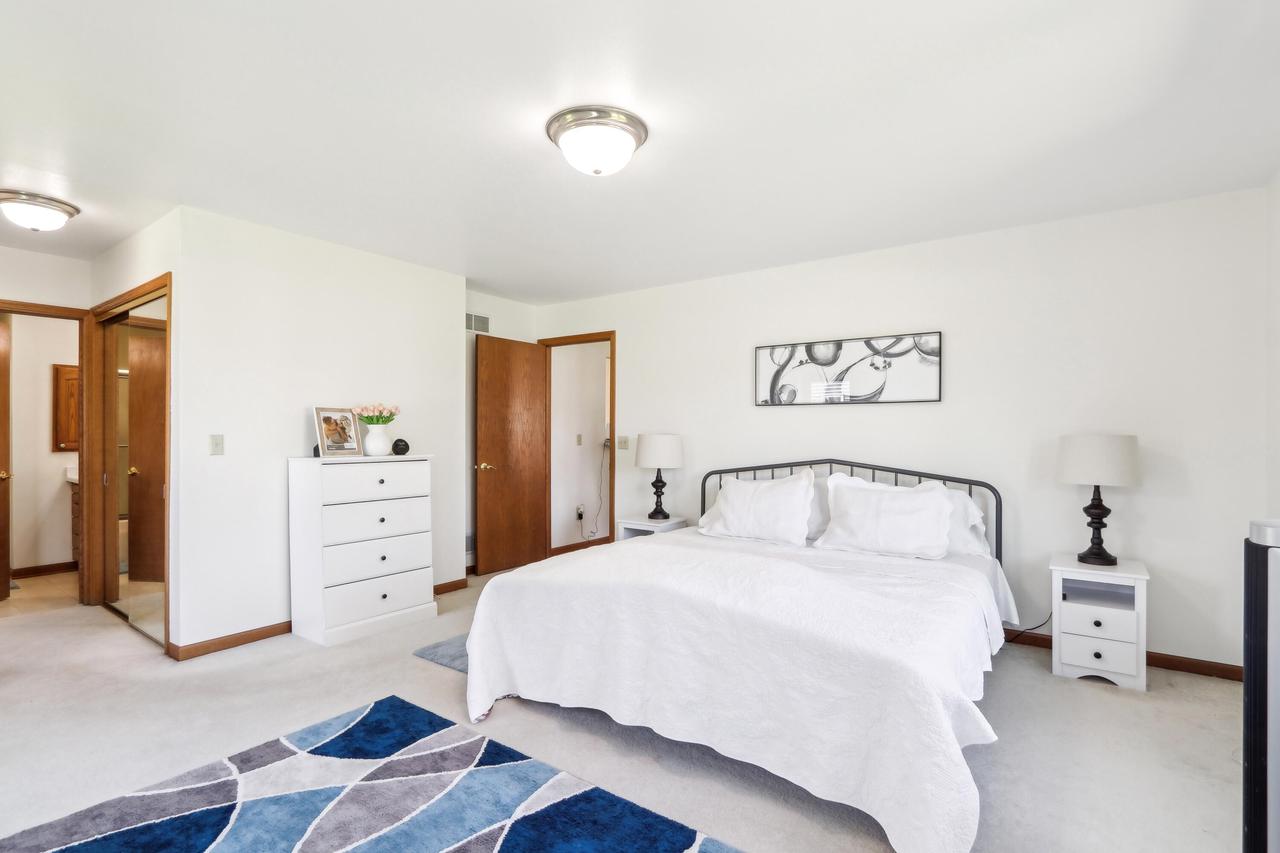 4102 West Forest Hill AVENUE