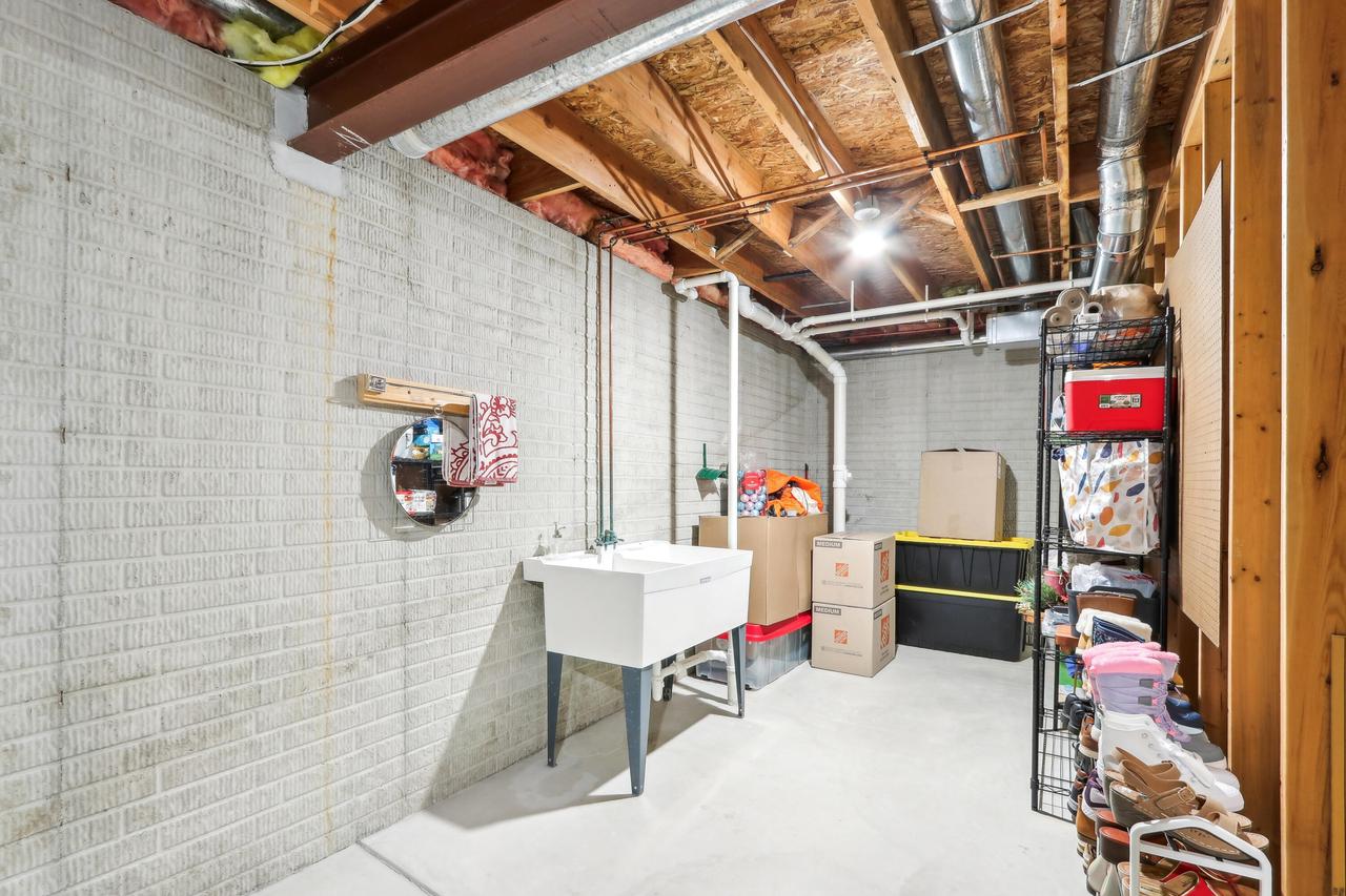 4102 West Forest Hill AVENUE