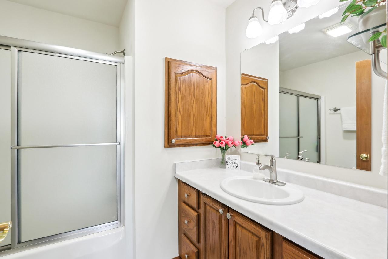 4102 West Forest Hill AVENUE