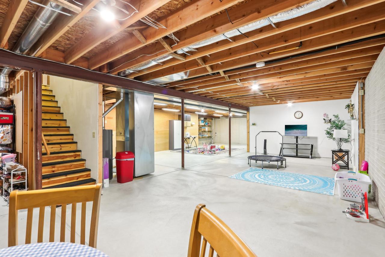 4102 West Forest Hill AVENUE