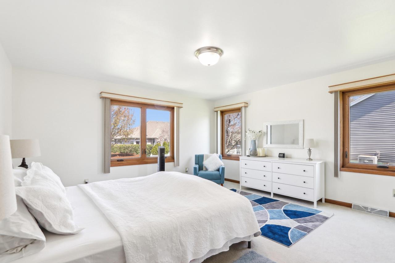 4102 West Forest Hill AVENUE