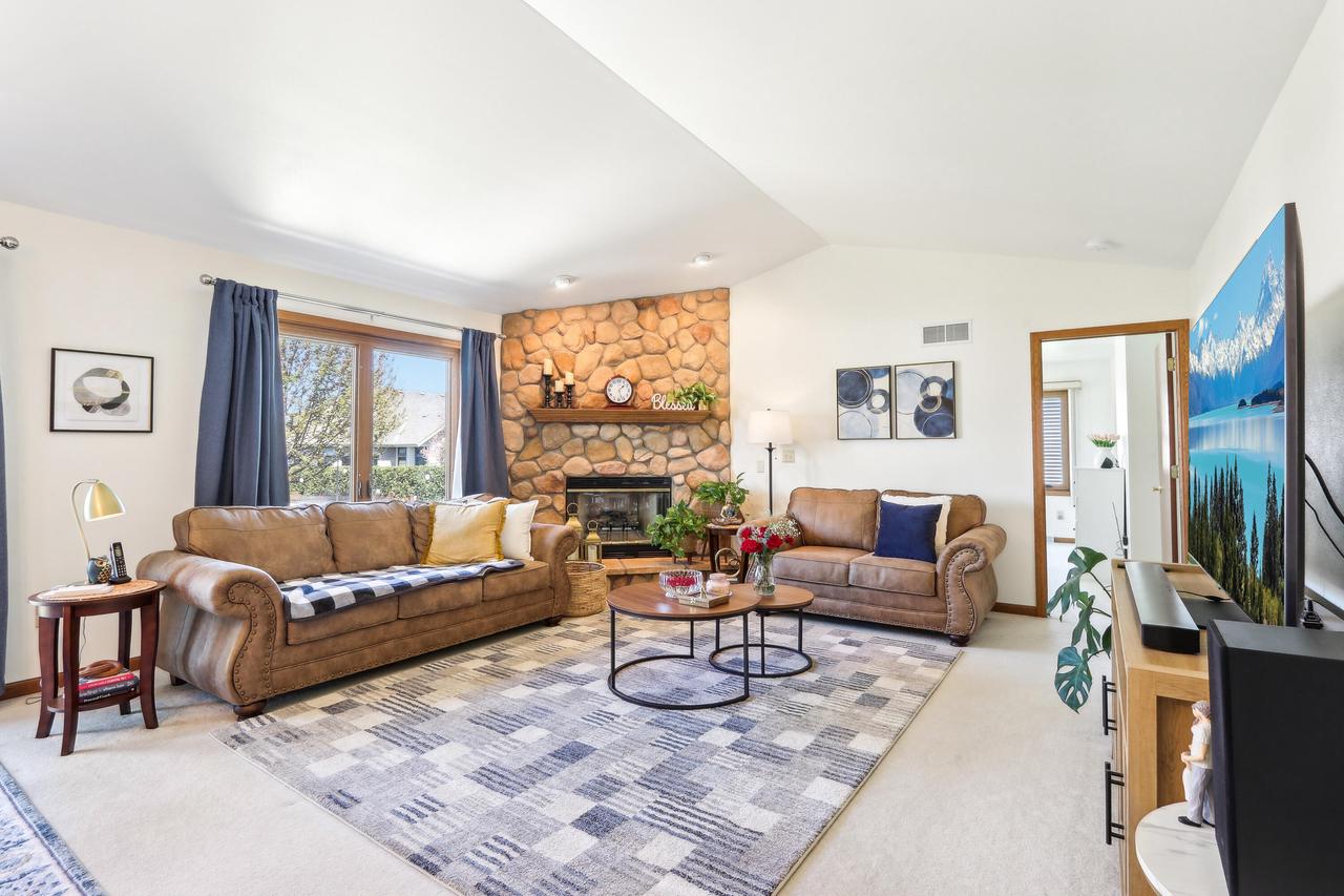 4102 West Forest Hill AVENUE