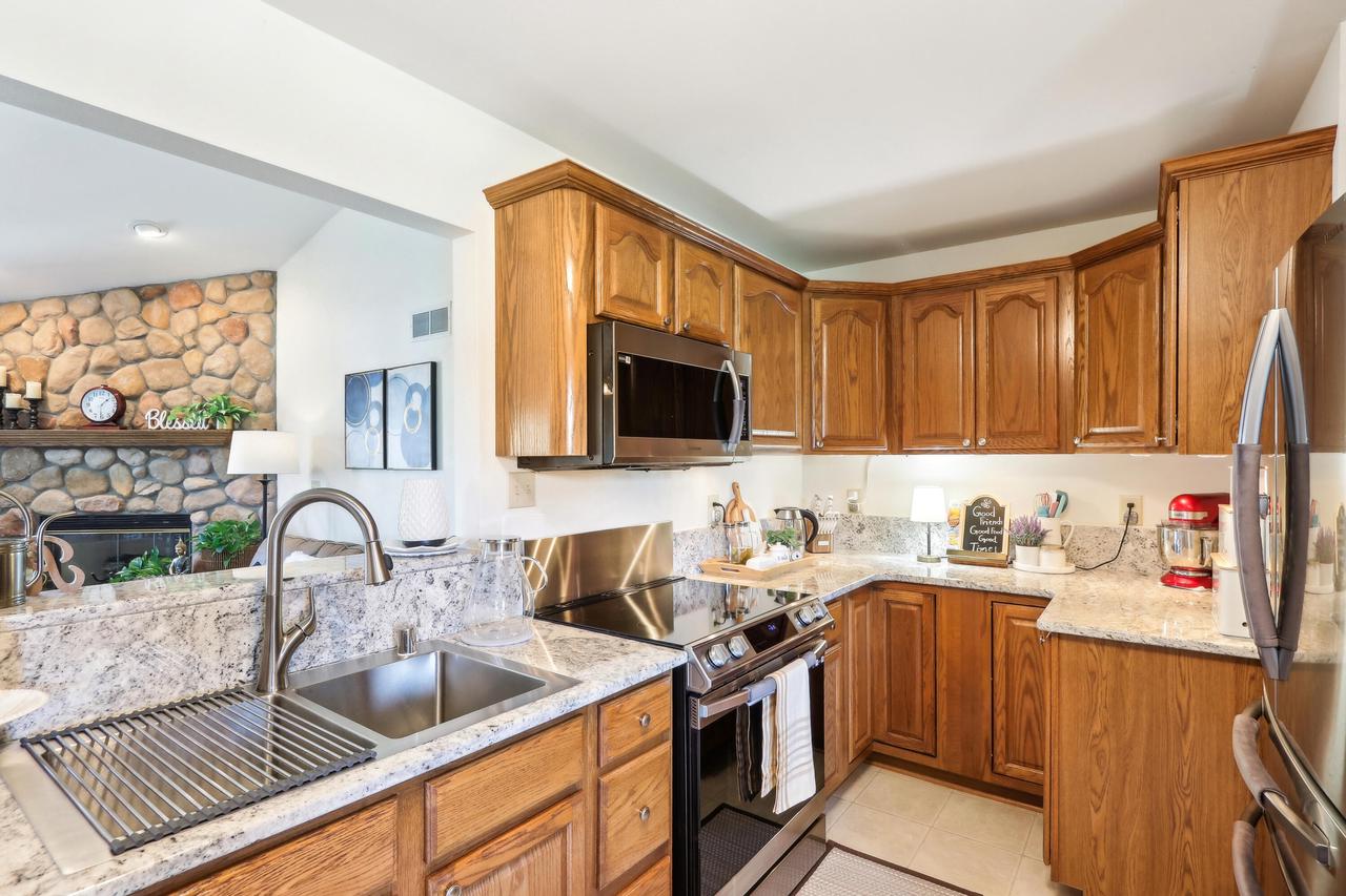 4102 West Forest Hill AVENUE