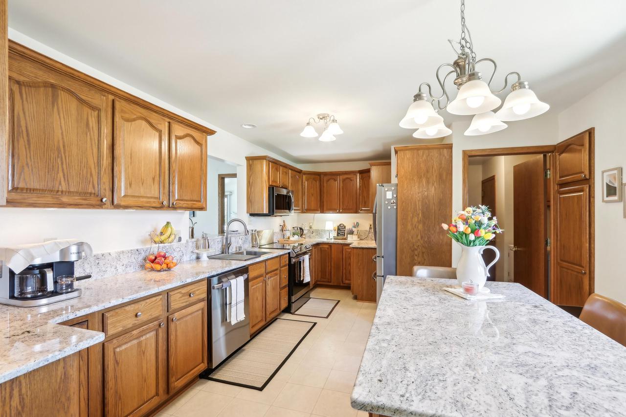 4102 West Forest Hill AVENUE