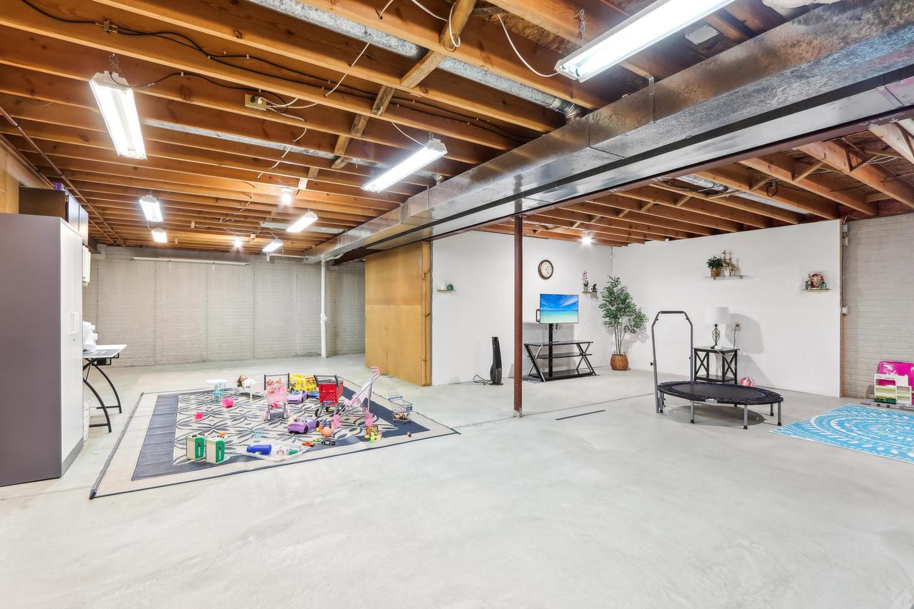 4102 West Forest Hill AVENUE