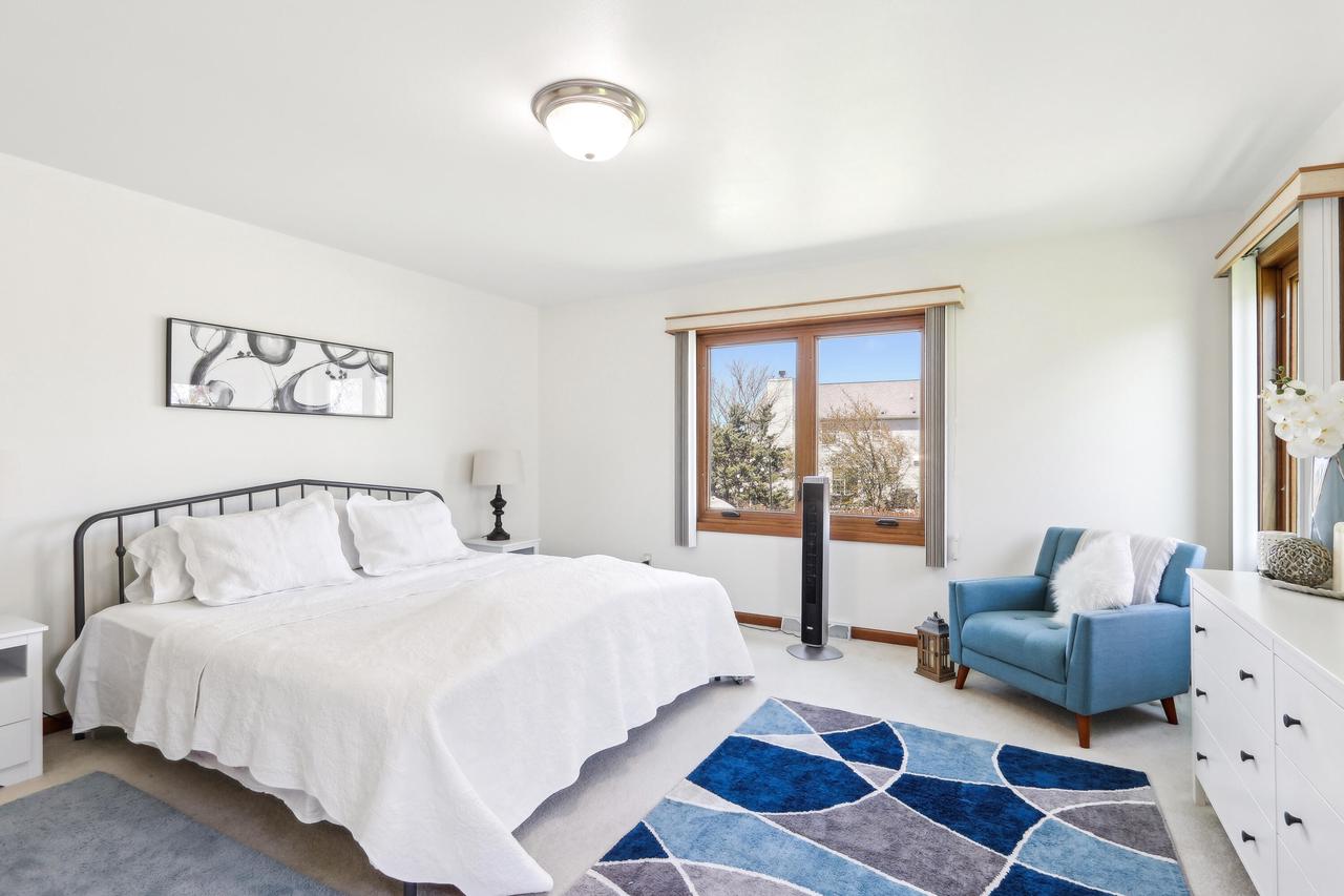 4102 West Forest Hill AVENUE