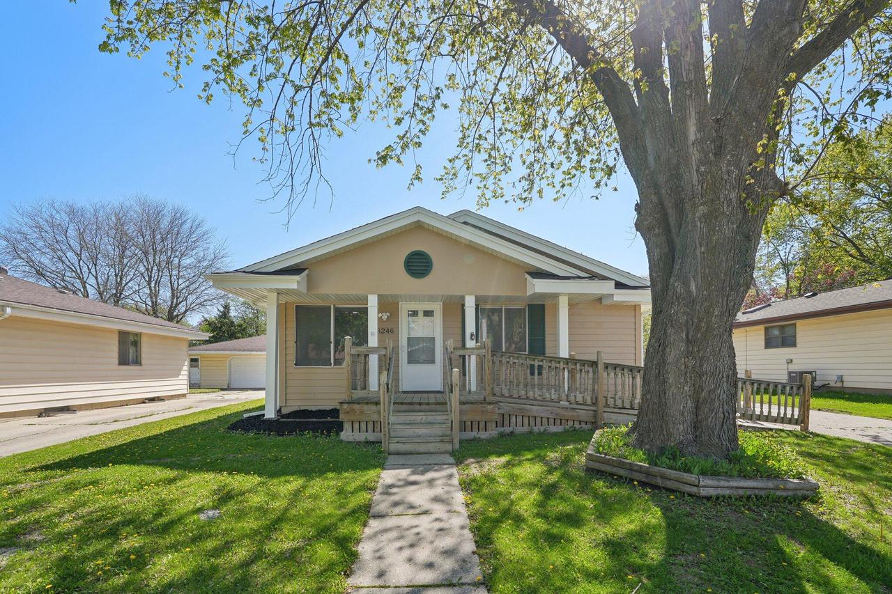 8246 North 106th STREET