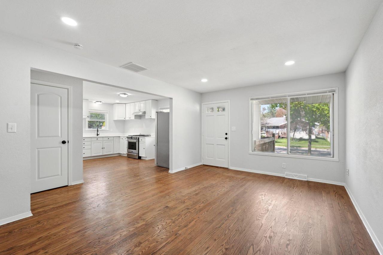 8246 North 106th STREET