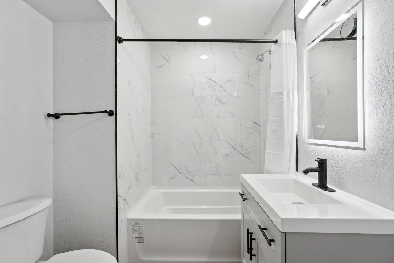 8246 North 106th STREET