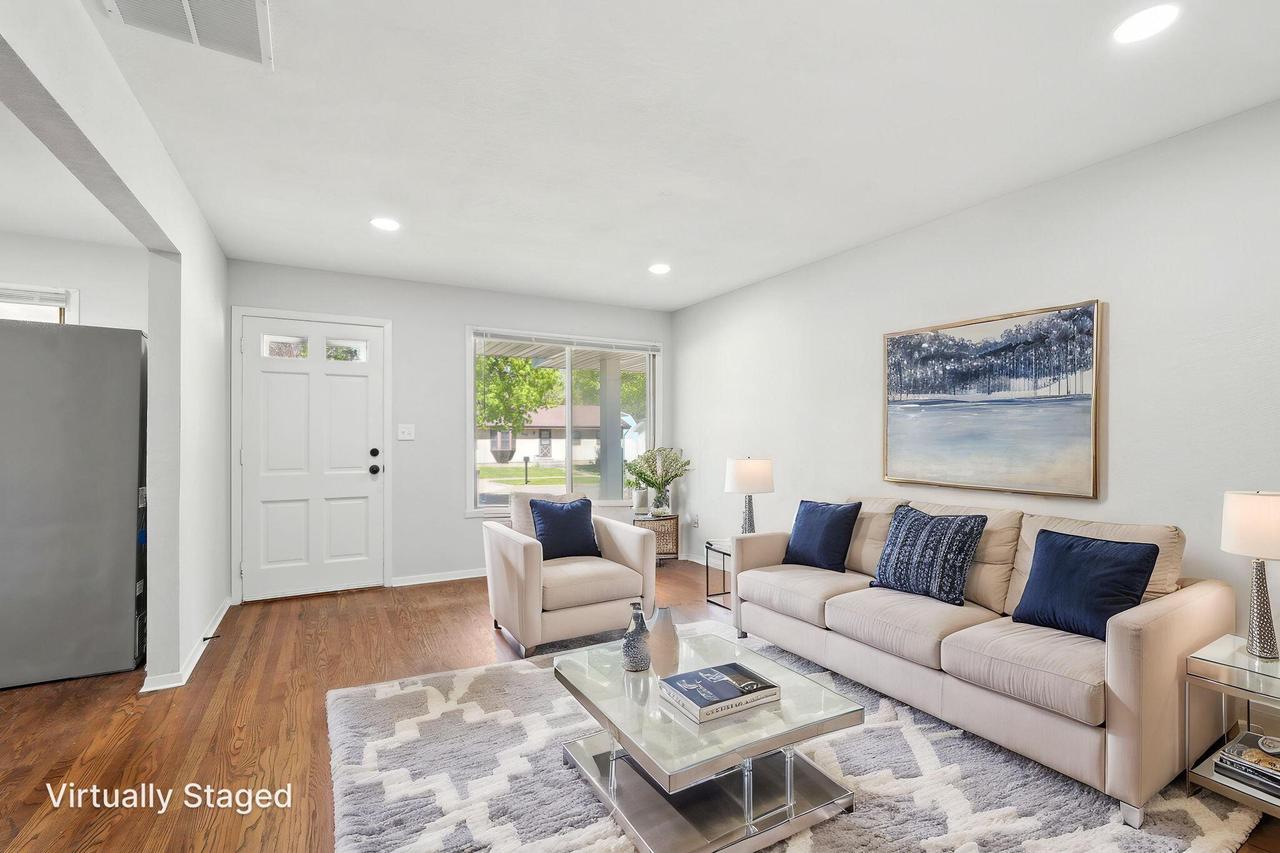 8246 North 106th STREET