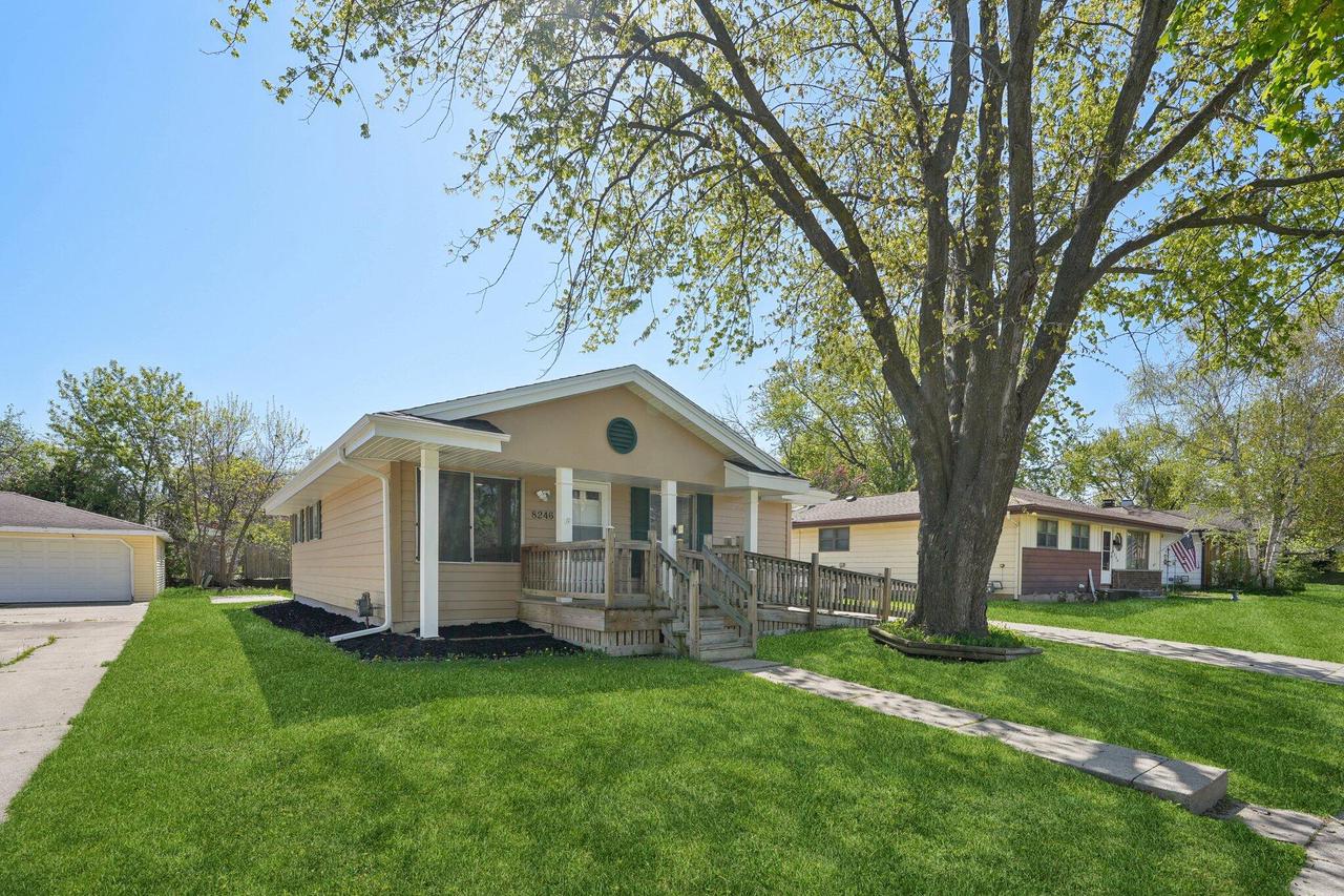 8246 North 106th STREET