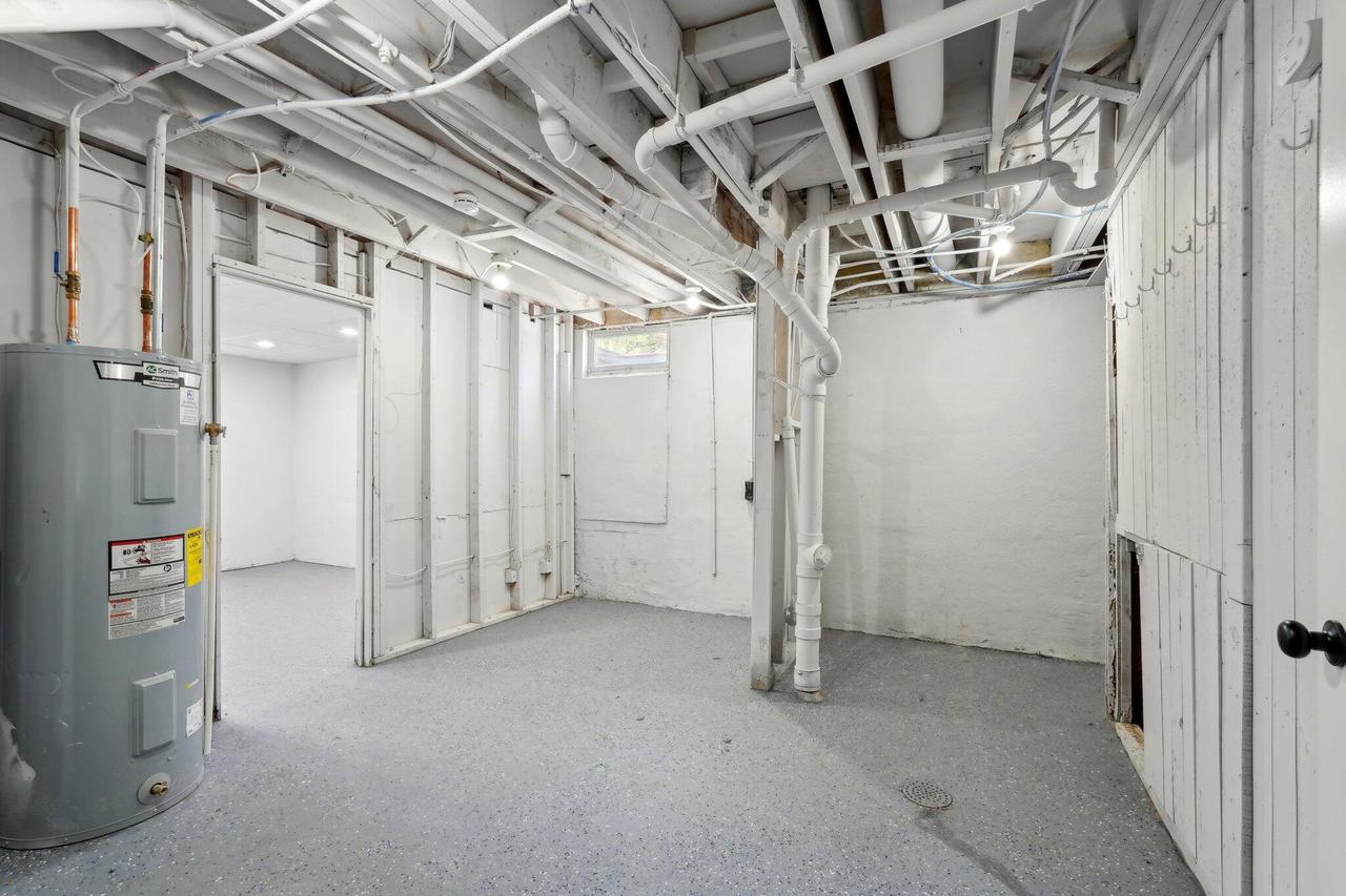 8246 North 106th STREET