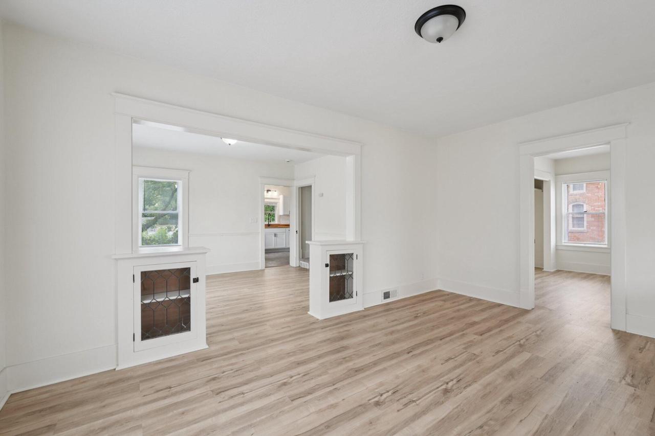 7 West Geneva STREET